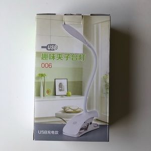 Clip on lamp with usb cable